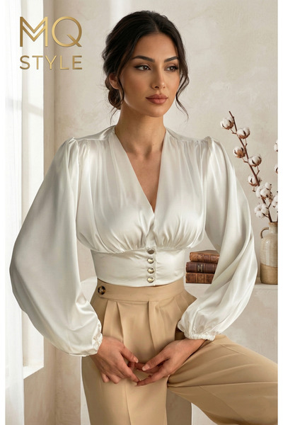 MQ The "Golden Setten" crop top from Style – the epitome of femininity