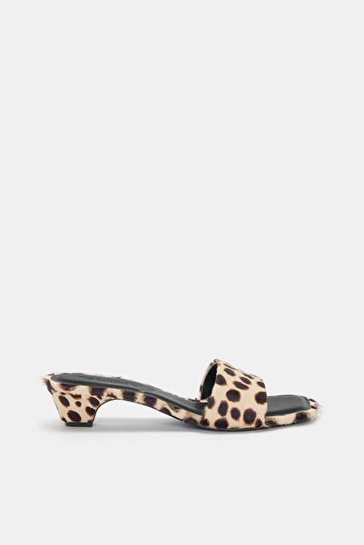 Pull & Bear Leopar desenli topuklu deri sandalet