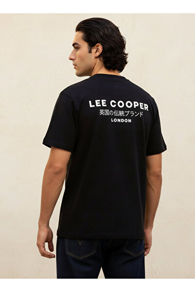 Lee Cooper تيشيرت رجالي بقصة عادية، ياقة دائرية، أكمام قصيرة، مطبوع عليه شعار
