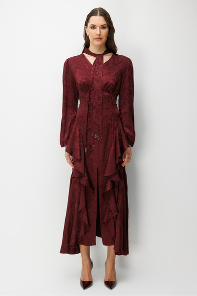 Nefeli V Yaka Detaylı Volanlı Jakar Elbise BORDO