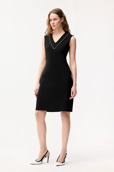 Love My Body Yakası Taş Detaylı Örme Elbise