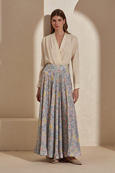 Dahlia Bianca مونيك إيتكيت