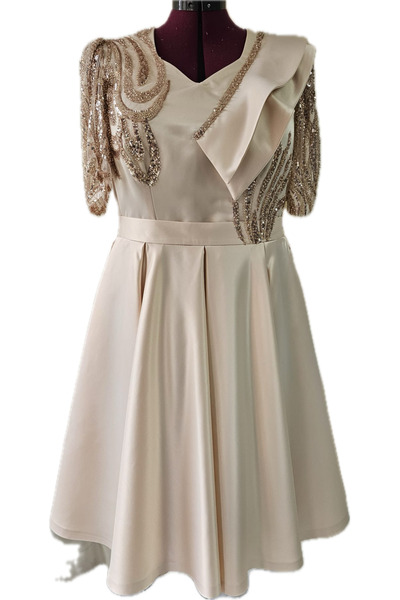 BOTOS VM Rochie amplă accesorizată cu dantelă cu pietre