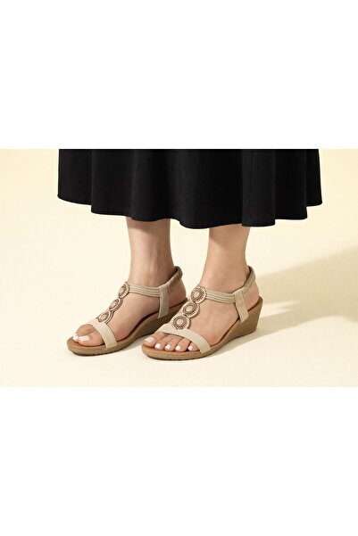 Pepita 112 نعل تشريحي مرصّع بالأحجار مضمون للراحة للنساء صندل