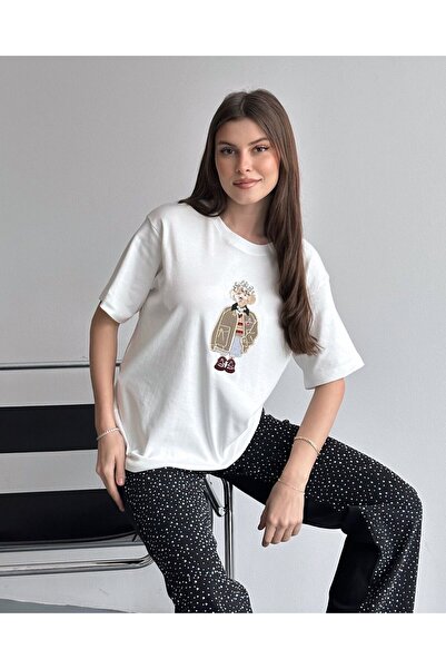 FERZOLAİO تي شيرت تيدي مطرز باللون الأبيض للجنسين