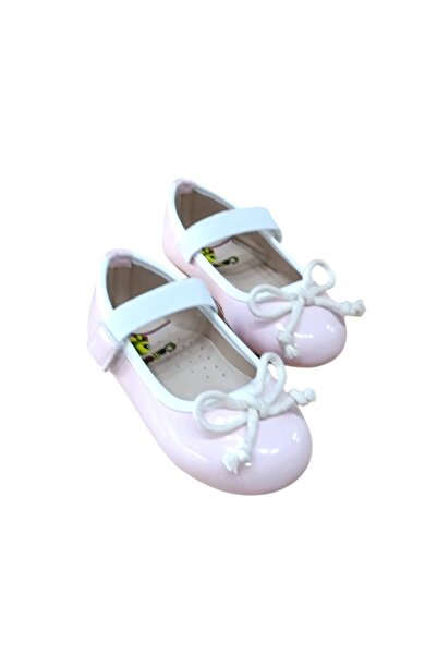 Caretta 2517 Dječji baletni moustache od lakirane kože sa mašnom Baletanke