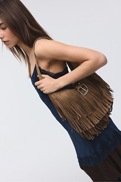 Stradivarius Püsküllü tokalı omuz çantası