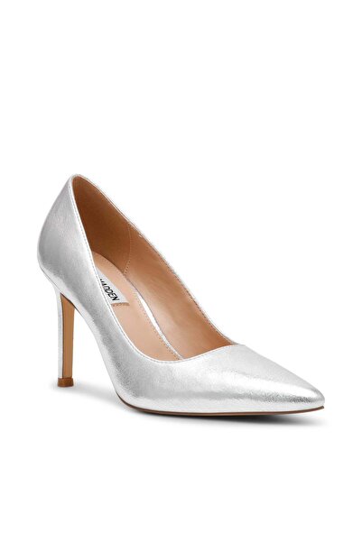 Steve Madden صندل بكعب عالٍ صلب وآمن