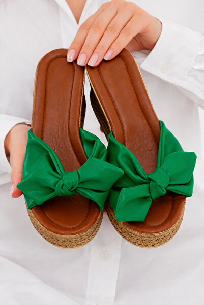 STOCON Γυναικείες ψηλοτάκουνες παντόφλες με πράσινο φιόγκο Σφηνοειδές τακούνι...