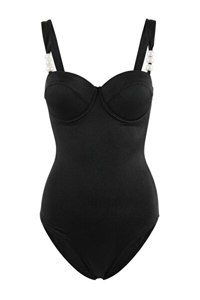 ترينديول كوليكشن ملابس سباحة سوداء مغطاة بالكامل بتفاصيل أكسسوارات من نوع Reg...