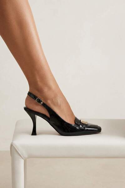 TRENDYOL SHOES حذاء نسائي بكعب كلاسيكي 8.5 سم مصنوع من الجلد الأسود اللامع مع...