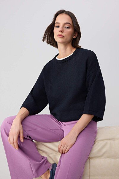 Trendyol Collection Wardrobe Essentials Marineblaue Strickbluse mit Rundhalsa...