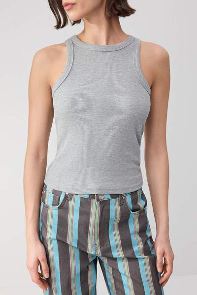 Trendyol Collection Wardrobe Essentials-Grau meliertes, eng anliegendes, flex...