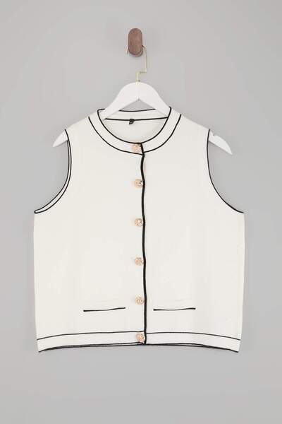 Trendyol Curve Vestă tricotată cu aspect de bluză, din fire premium/speciale,...