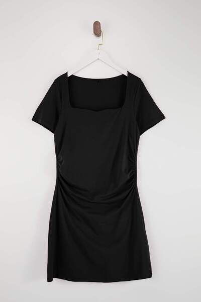 Trendyol Curve Crna haljina sa četvrtastim izrezom, osnovna pletena haljina v...