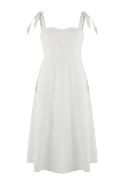 Trendyol Curve Λευκό φόρεμα Κεντητό Υφαντό Plus Size TBBSS26AH00067