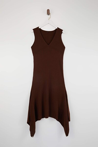 Trendyol Curve Smeđa haljina sa V-izrezom, rebrastim tankim pletenjem i suknj...