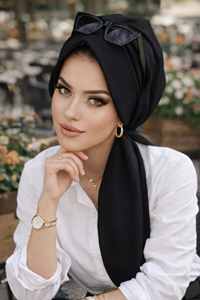 Aişe tesettür Crna kapa sa šiltom