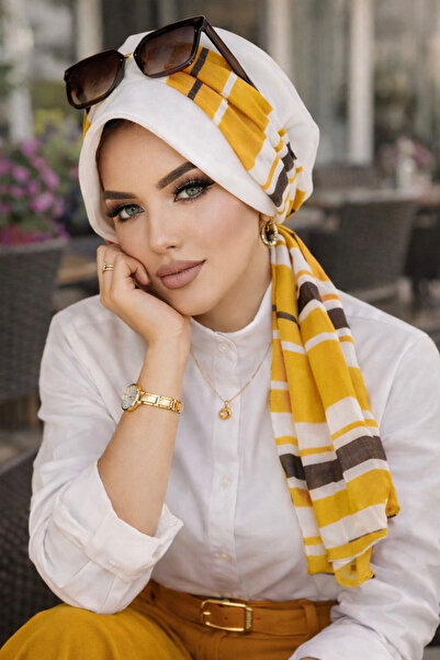 Aişe tesettür Kırık Beyaz Lacivert Çizgi Desen Fularlı Şapka