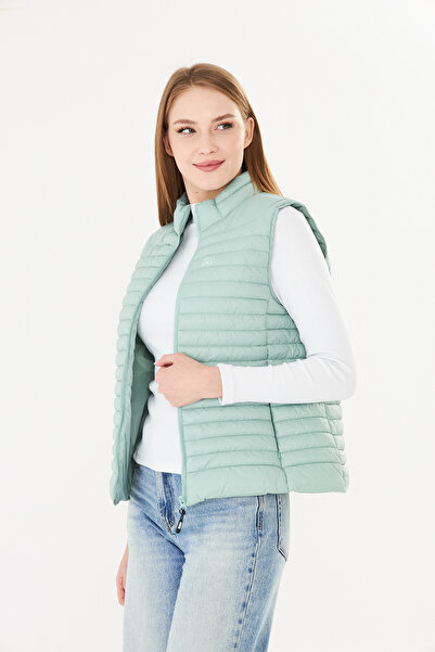 PIQUE Women's Vest Inflatable Vest with Zipper Closure