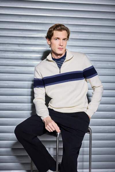 DeFacto Standard Fit Normal kroj Visoka kragna Pulover sa patentnim zatvarače...