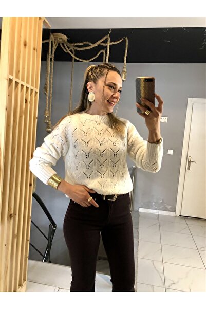 Gözde Tasarım Butik White Color Cable-Knit Sweater with Circular Neckline