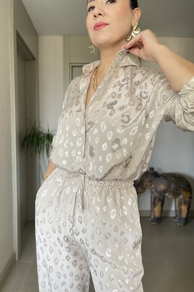 Butik Set of Leopard Printed Satin Shiny Stone Detailed Shirt and Trousers