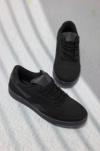 Tonny Black Унисекс черни удобни спортни обувки с термична подметка и връзки