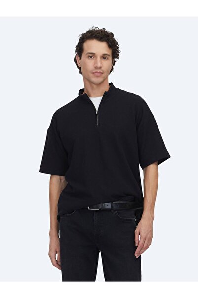 Kip Μπλουζάκι με μαύρο σχέδιο ψηλός λαιμός