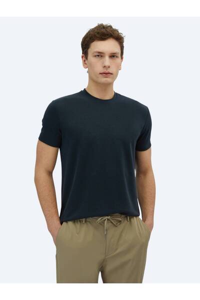 Kip Μαύρο μπλουζάκι με λαιμόκοψη