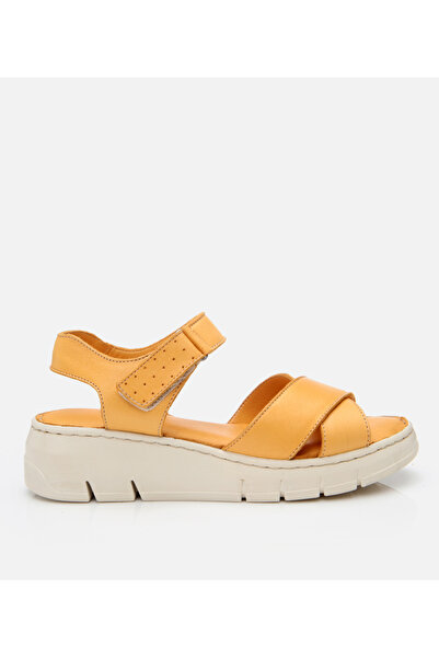 Hotiç Γυναικεία δερμάτινα κίτρινα ρυθμιζόμενα πέδιλα Comfort