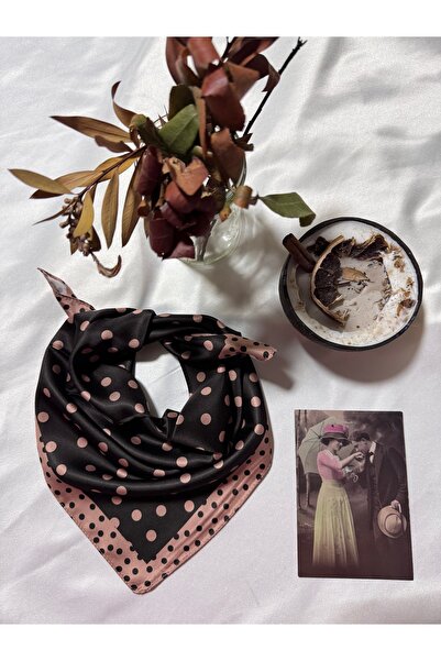 TREND DOKUNUŞ KADINLAR GÜNÜNE ÖZEL PUANTİYELİ NOSTALJİK FULAR