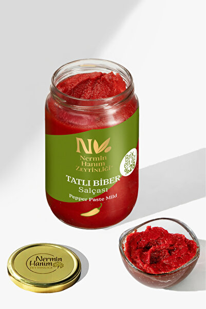 Nermin Hanım Zeytinliği Tatlı Biber Salçası (675gr)