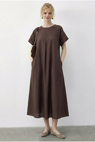 Bianco Lucci فستان نسائي متوسط الطول بتفاصيل مطوية وجيوب مريحة 8738 60283957