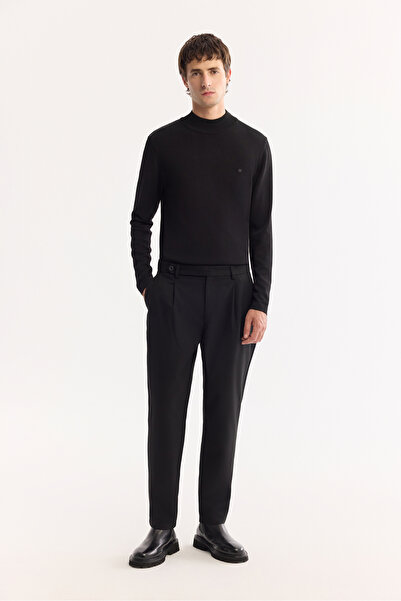 Avva Muške crne klasične pantalone sa mekim dodirom i mrkvastim krojem A52Y3012