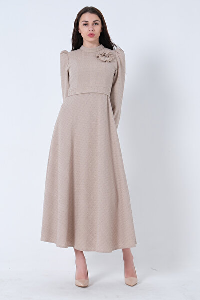 Feminist Tüvid Kumaş Çiçek Detaylı Kolları Lastikli Seyyar Kuşaklı Elbise Bej...