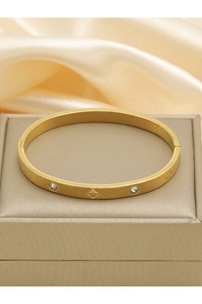 VEYA A luxurious open-design stainless steel bracelet plated with 18K gold, a...