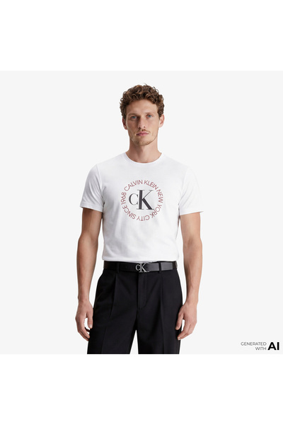 Calvin Klein تي شيرت رجالي أبيض من القطن بأكمام قصيرة وطباعة شعار Regular Fit
