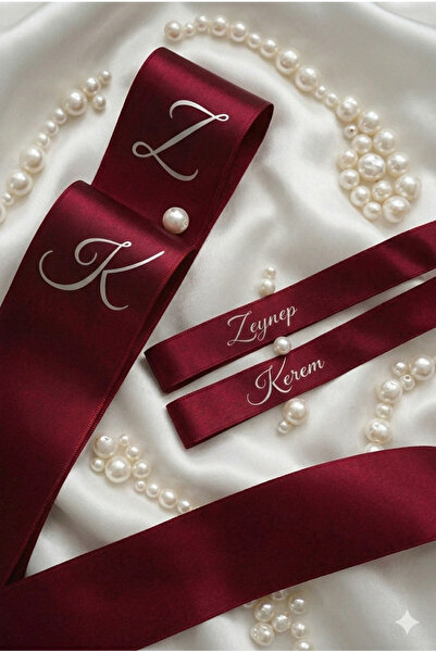 hemdemhediyelik Kişiye ÖZel İsimli Bordo Saten Gümüş Detaylı Takı Ve Yüzük Sö...