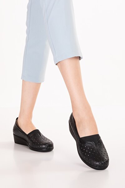 Gondol Women's Genuine Leather Comfortable Summer Perforated Casual Shoes Vdt...