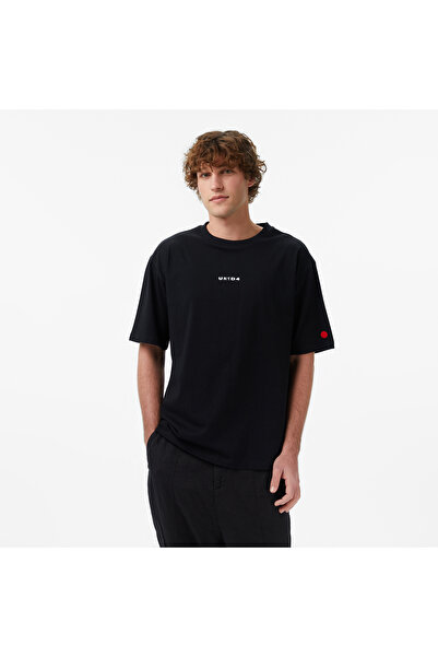 United 4 UNITED4 تي شيرت أسود للرجال بقصة عادية