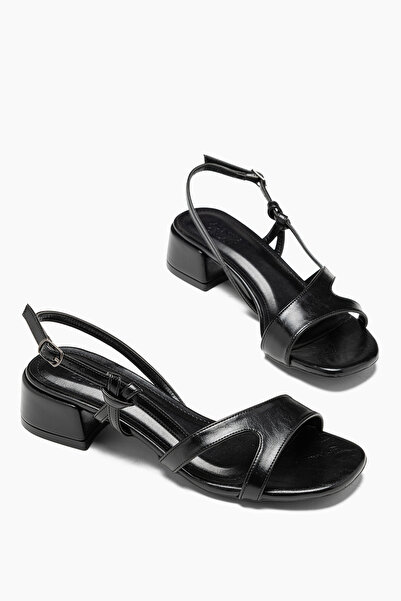 ALEYNA CEYLAN Sara Siyah Metalik Kare Burunlu Alçak Topuklu Sandalet