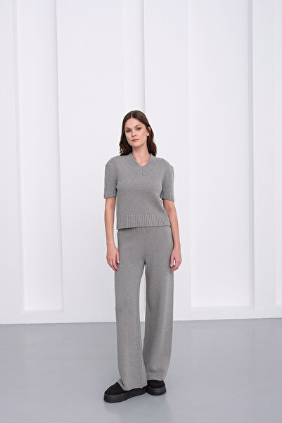 Sea Style Gray V-Neck Short-Sleeved Knitwear Set – Top and Wide-Leg Pants Set