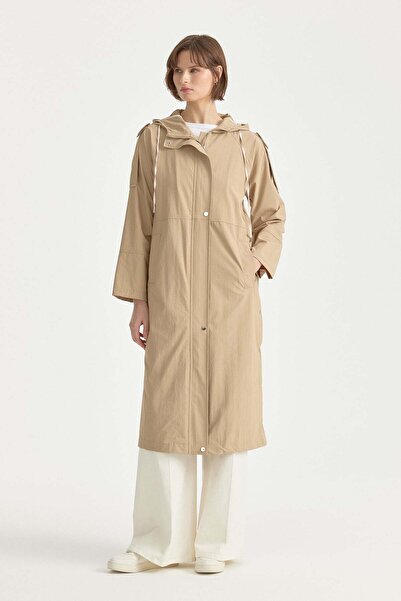 Nihan Apolet Detaylı Beli Büzgülü Trençkot Bej