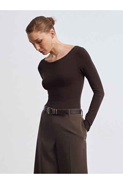 Dilvin 32549 Bodi sa lađastim izrezom - tamno smeđa