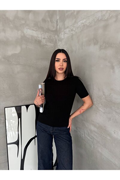 LE CARAMBOLE Дамска черна блуза с къс ръкав и обло деколте