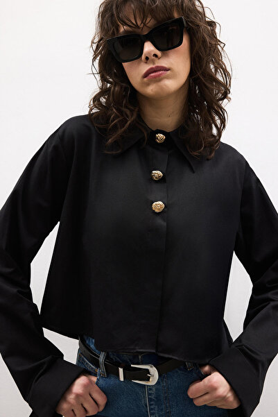 Touché Privé Short Shirt with Gold Buttons