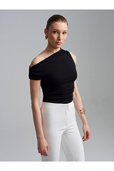 Dilvin 32613 Asimetrični gornji deo - crni