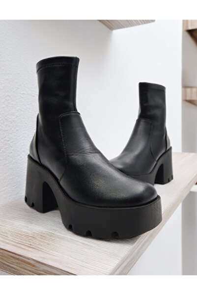 Evendi Botine, negru