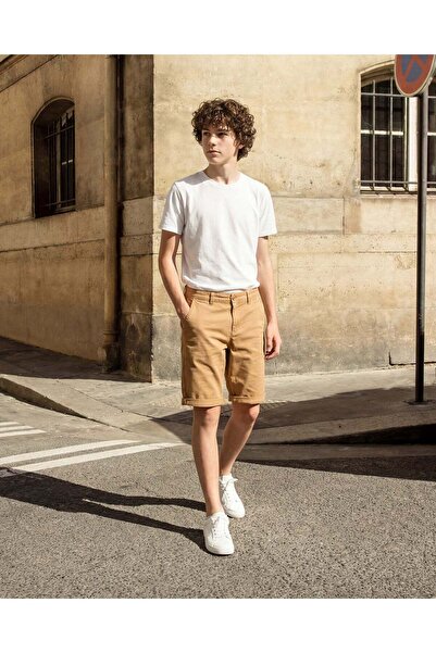 REDTAG شورت بني للأولاد الكبار